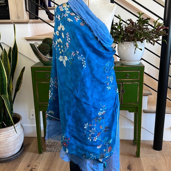 Rubicon silk & cotton oversized shawl. - Picture 1 of 16